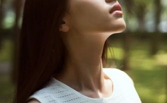 波兰R级《欲燃》观看